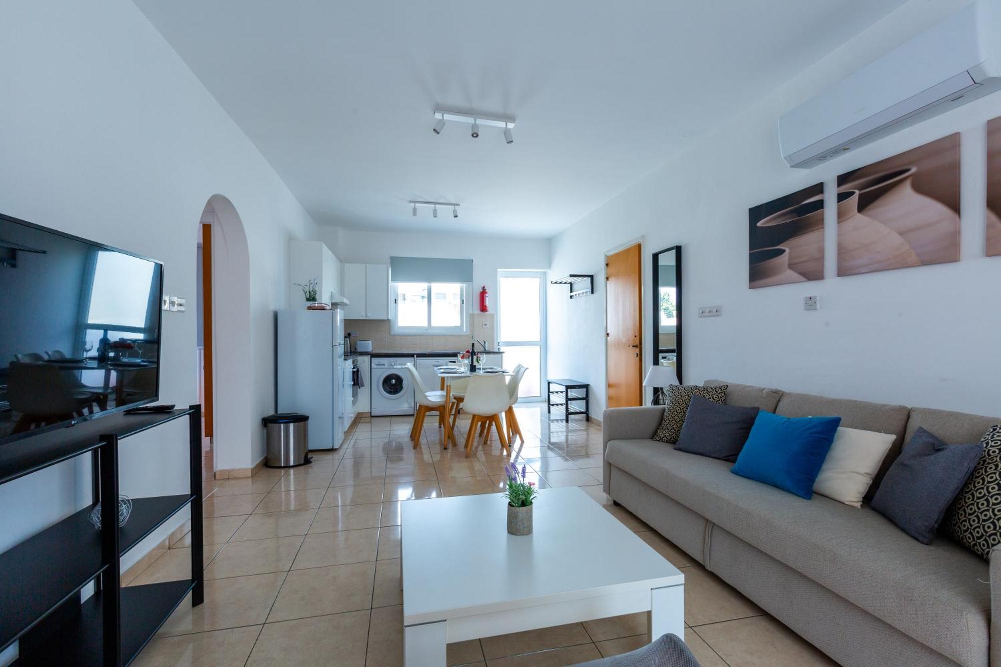 Beautiful 2 Bed Apartment In Paphos Cyprus Exterior foto