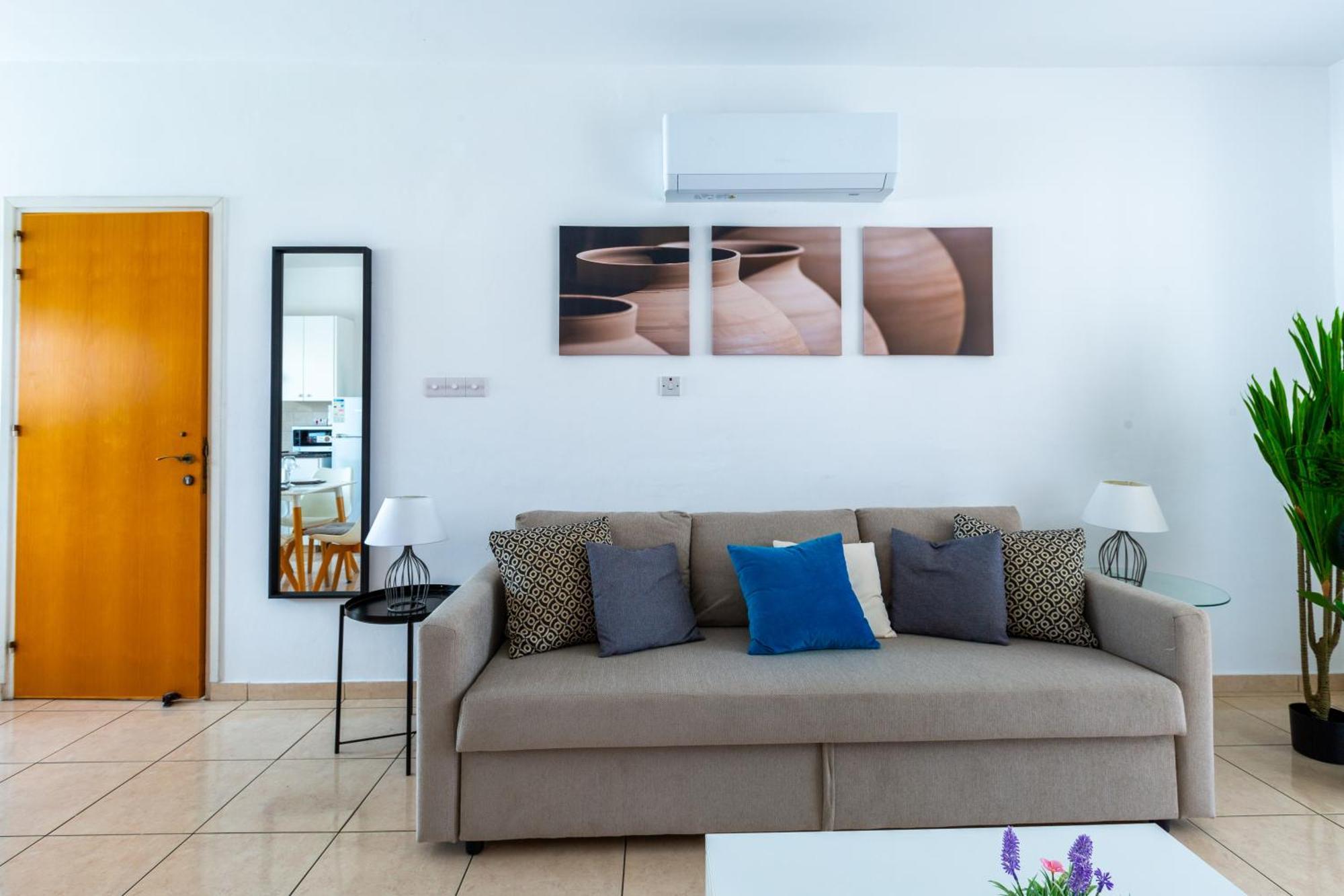 Beautiful 2 Bed Apartment In Paphos Cyprus Exterior foto