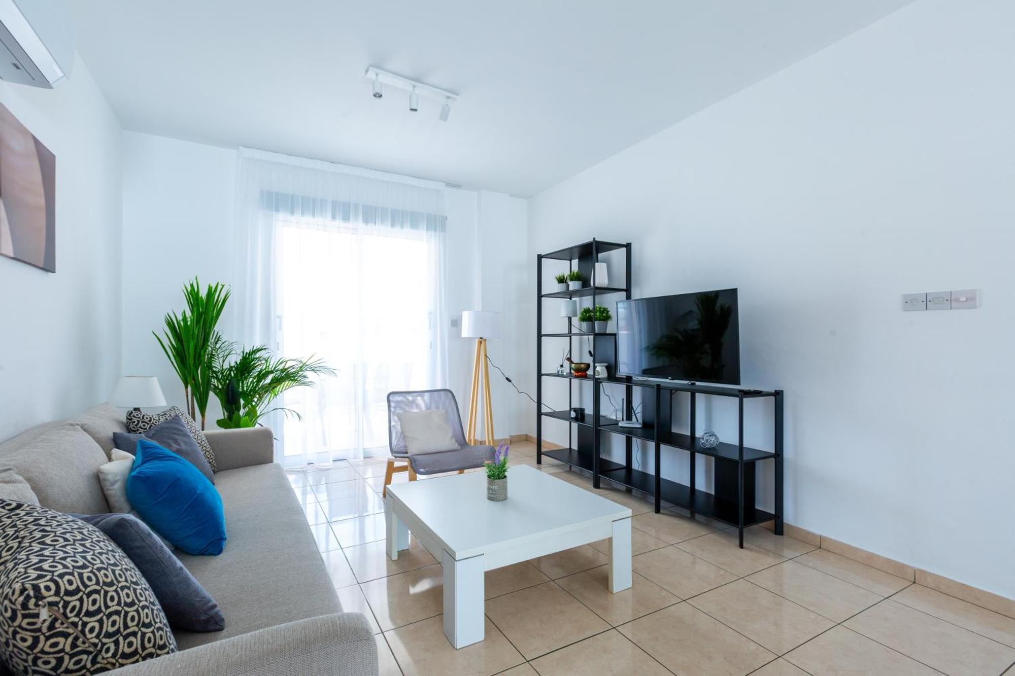 Beautiful 2 Bed Apartment In Paphos Cyprus Exterior foto