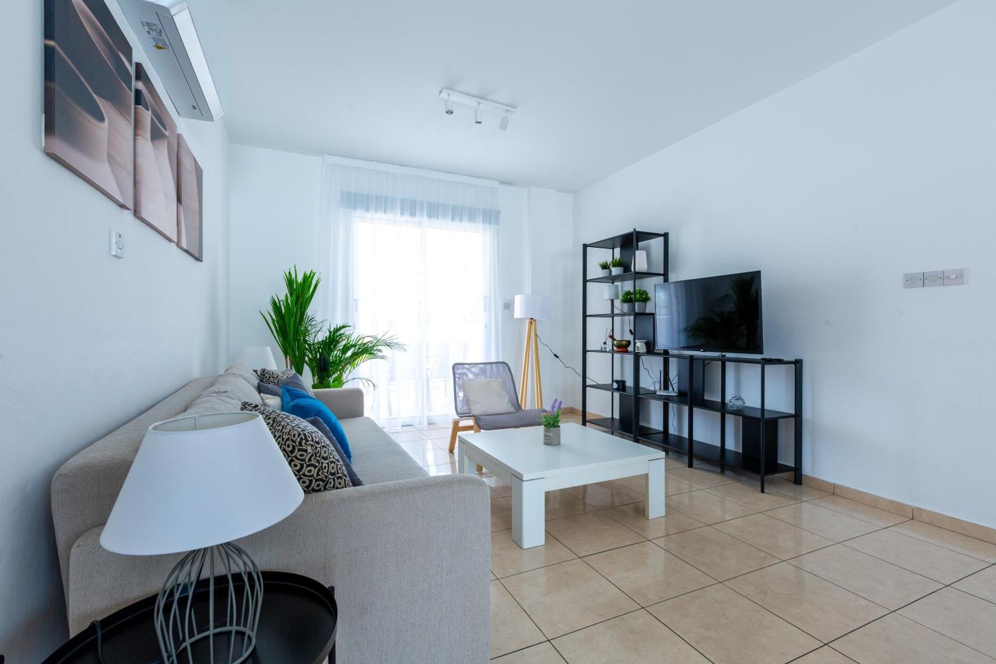 Beautiful 2 Bed Apartment In Paphos Cyprus Exterior foto