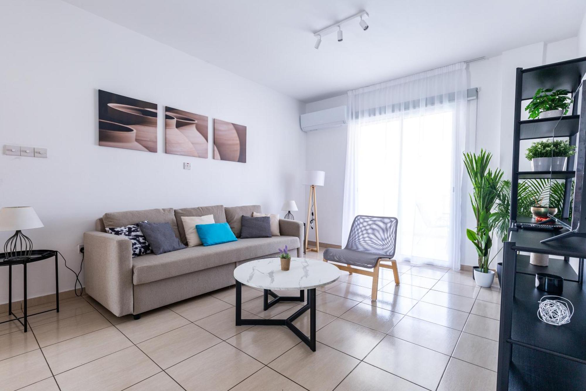 Beautiful 2 Bed Apartment In Paphos Cyprus Exterior foto
