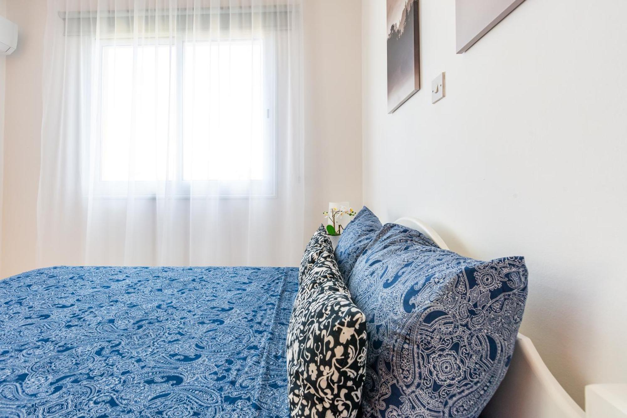 Beautiful 2 Bed Apartment In Paphos Cyprus Exterior foto