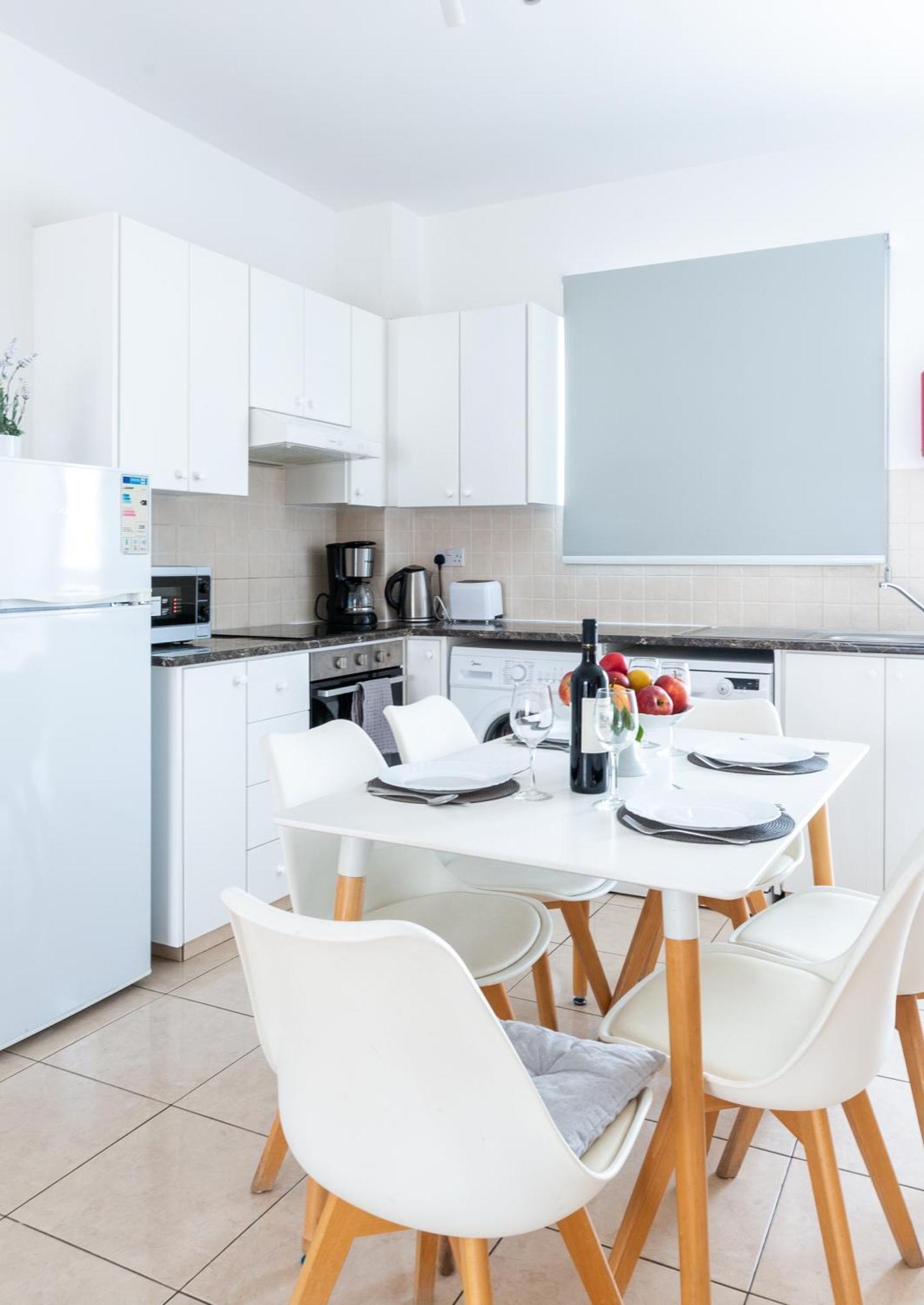 Beautiful 2 Bed Apartment In Paphos Cyprus Exterior foto