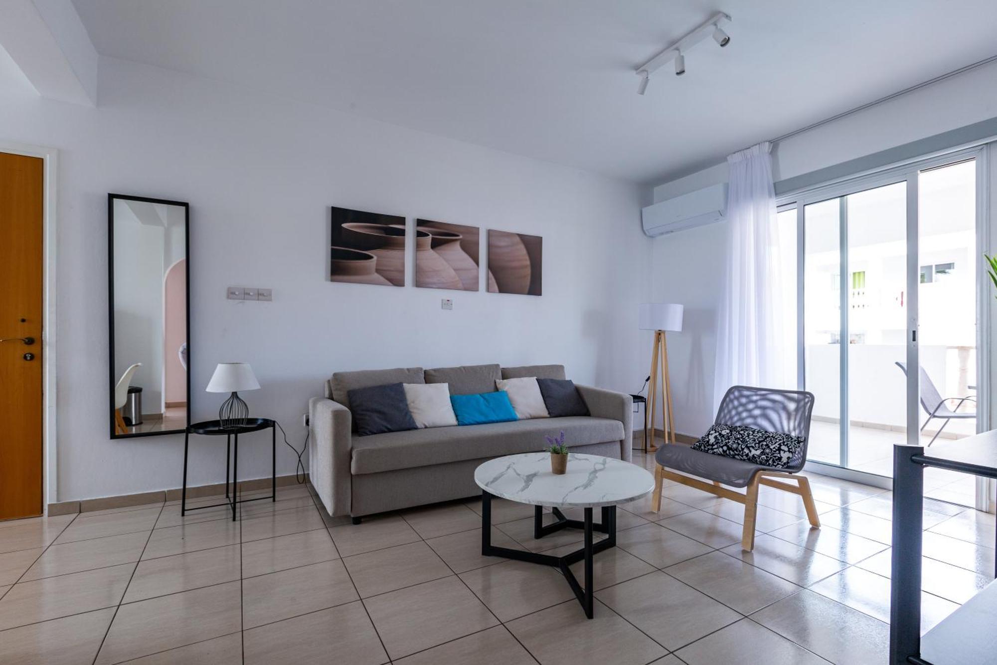 Beautiful 2 Bed Apartment In Paphos Cyprus Exterior foto