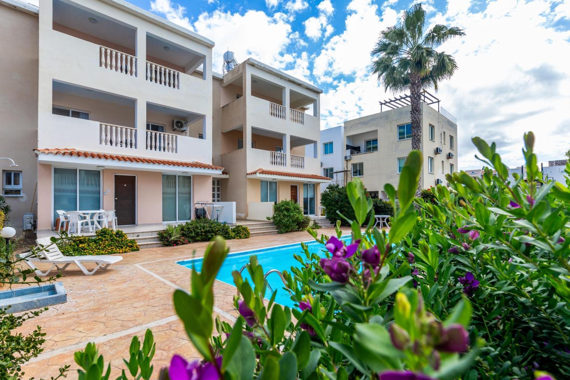 Beautiful 2 Bed Apartment In Paphos Cyprus Exterior foto