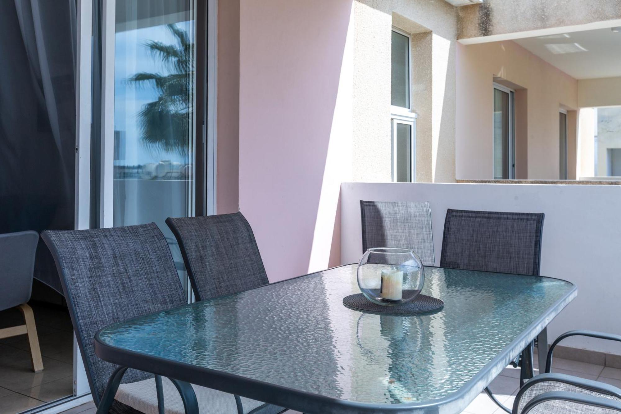 Beautiful 2 Bed Apartment In Paphos Cyprus Exterior foto