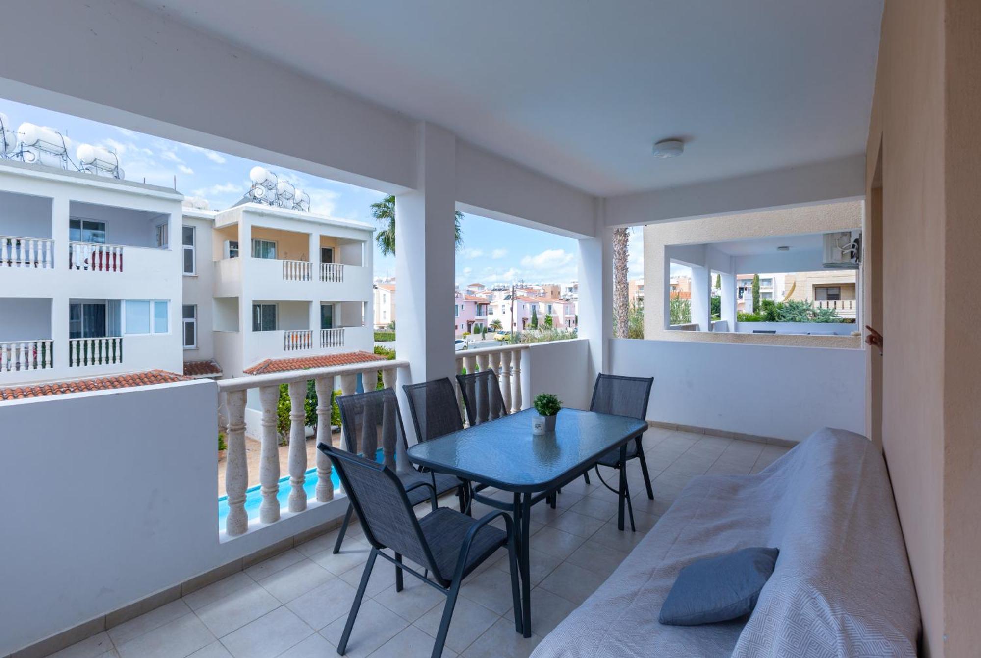 Beautiful 2 Bed Apartment In Paphos Cyprus Exterior foto